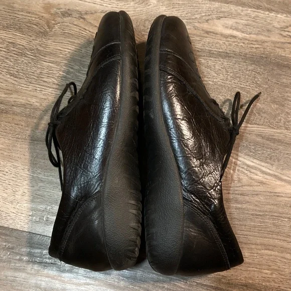 Naot Hui Black Leaf Loafer - Picture 4 of 4